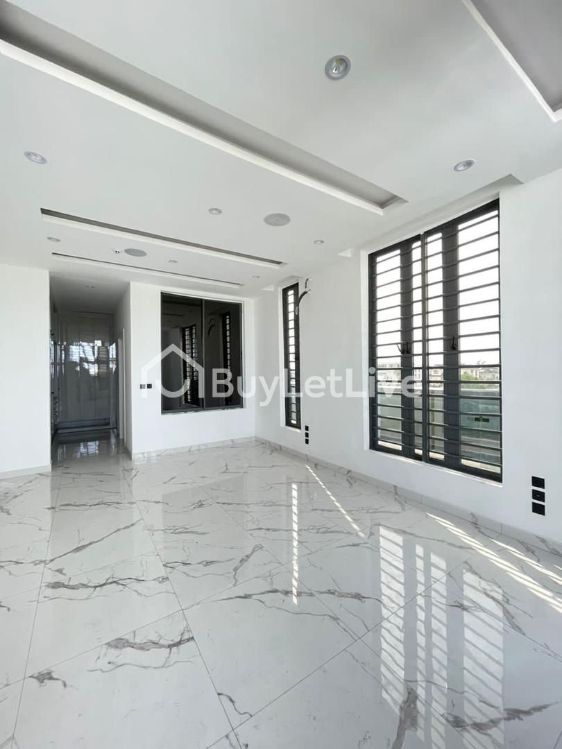 5 BED || OSAPA LONDON || FOR SALE
