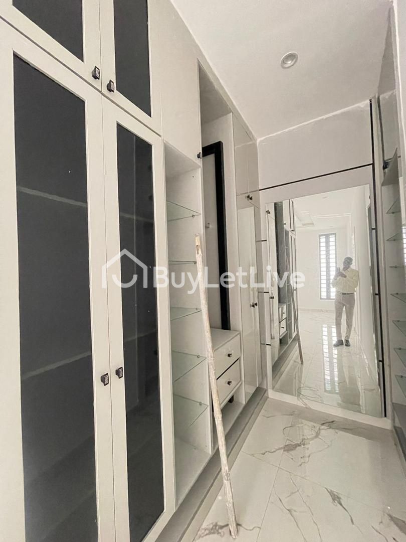 5 BED || OSAPA LONDON || FOR SALE