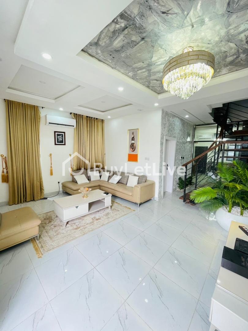 4 bedrooms Semi Detached Duplex for rent at Lagos Island