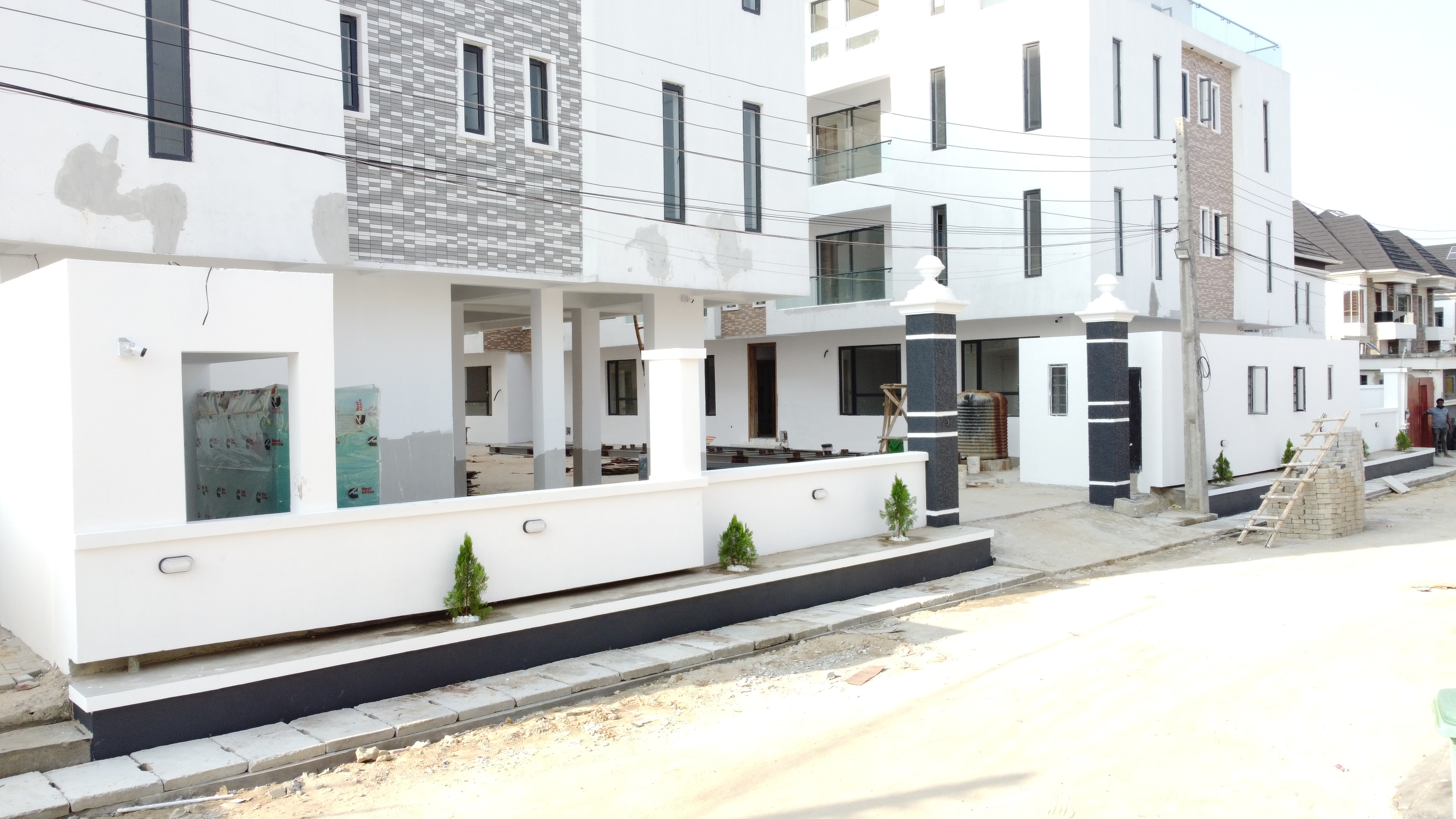 2 bedrooms Flat / Apartment for sale at Agungi
