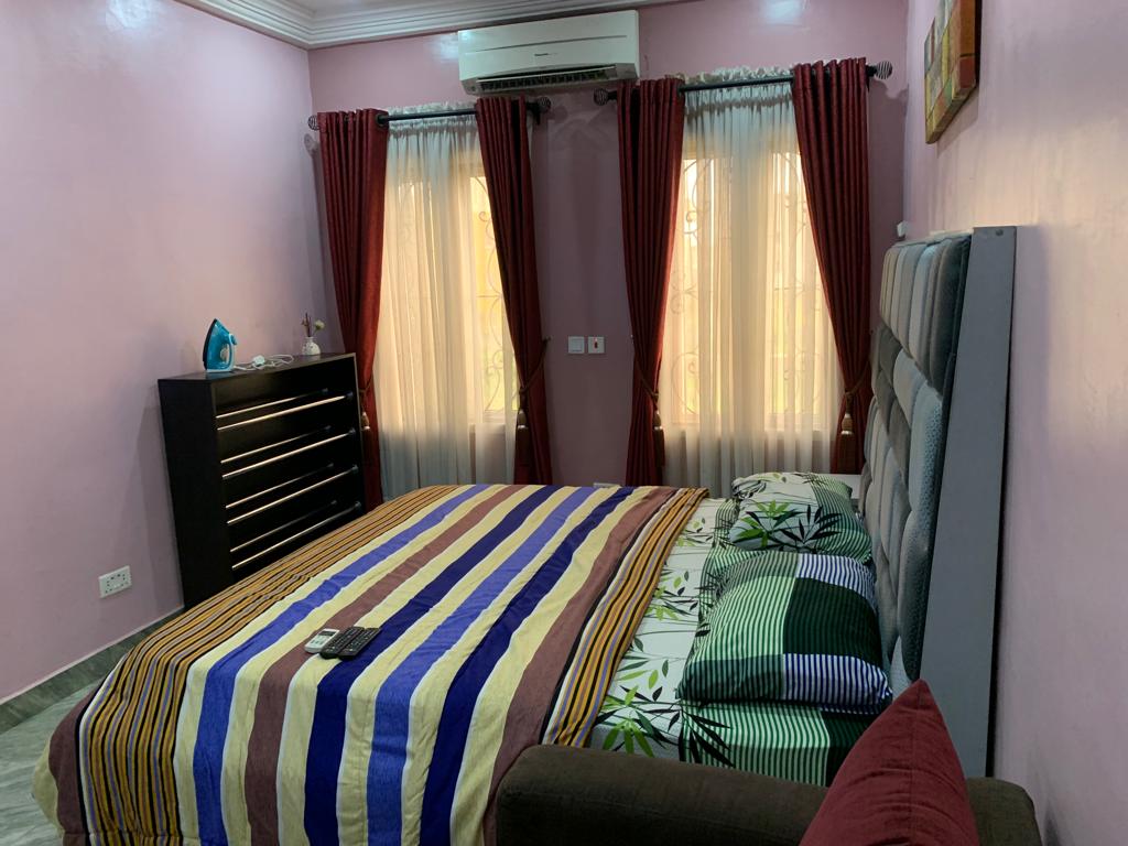 3 bedrooms Flat / Apartment for shortlet at Opic
