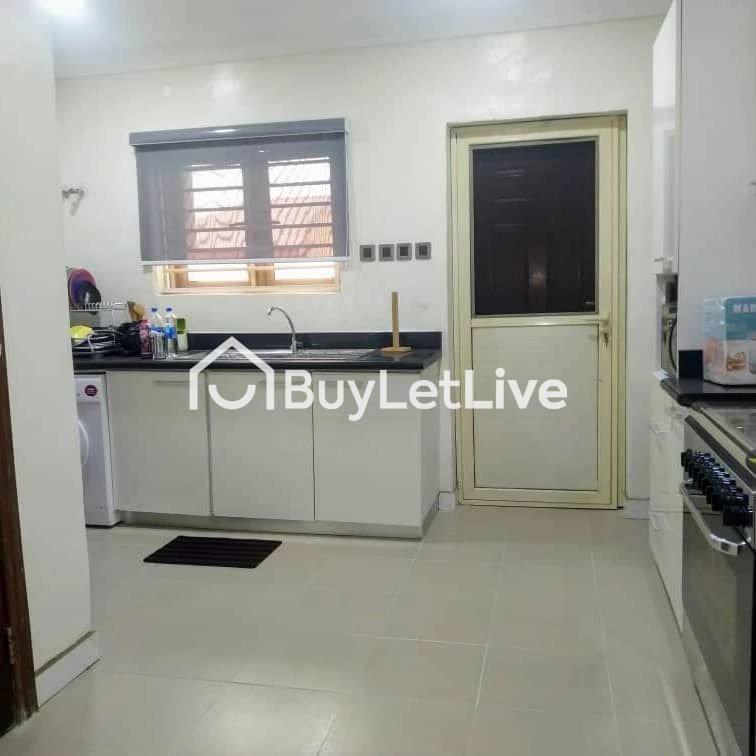 3 bedrooms Flat / Apartment for rent at Eletu Ogabi Street, Lagos, Nigeria