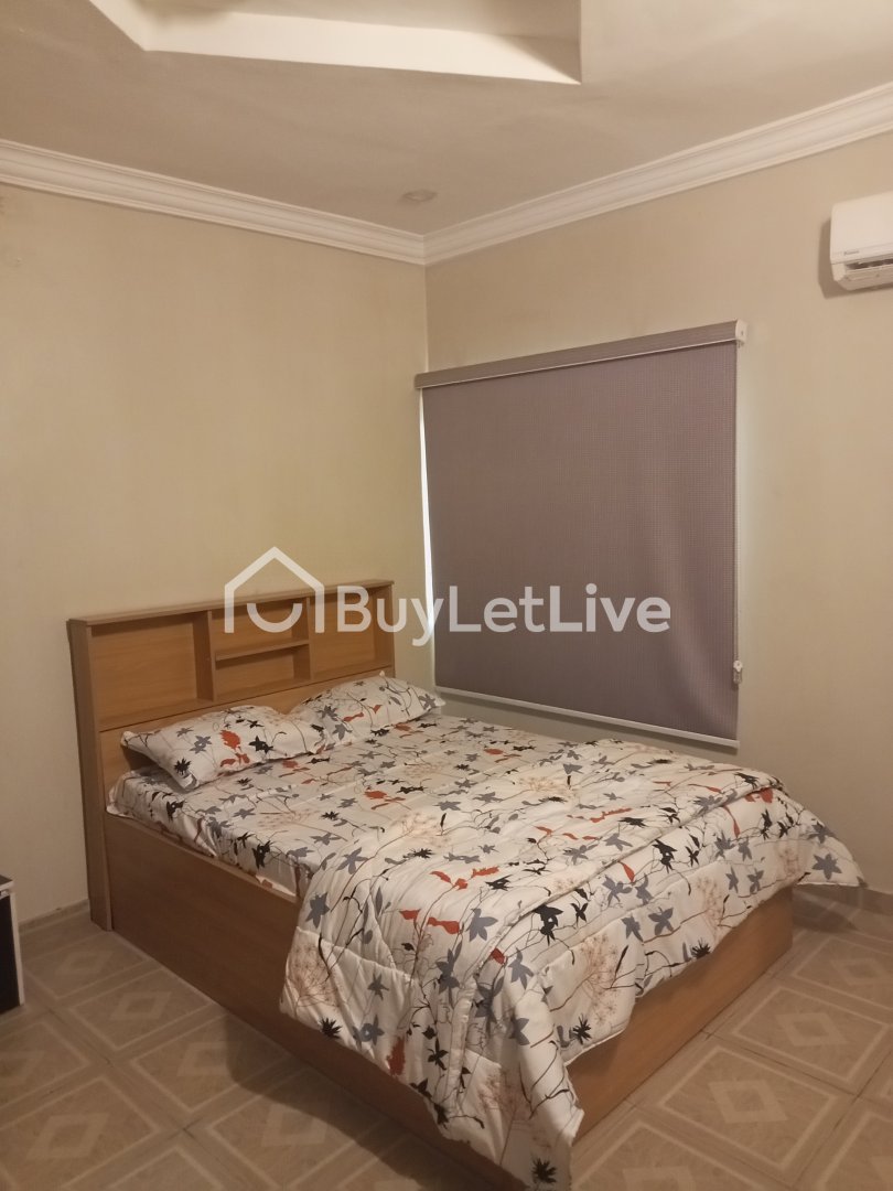 3 bedrooms Flat / Apartment for shortlet at Akowonjo
