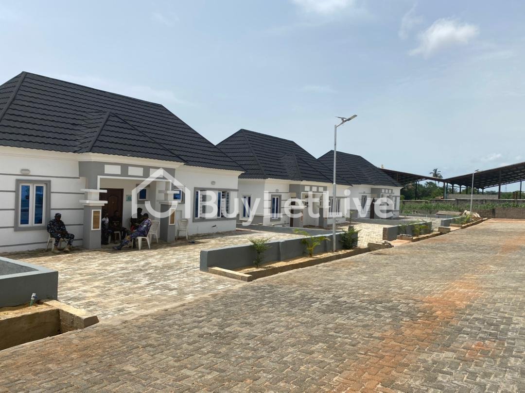 2 bedrooms Detached Bungalow for sale at Epe