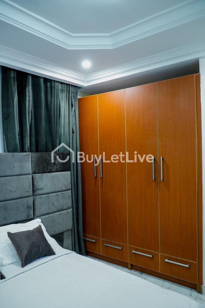 1 bedroom Self Contain for shortlet at Yaba