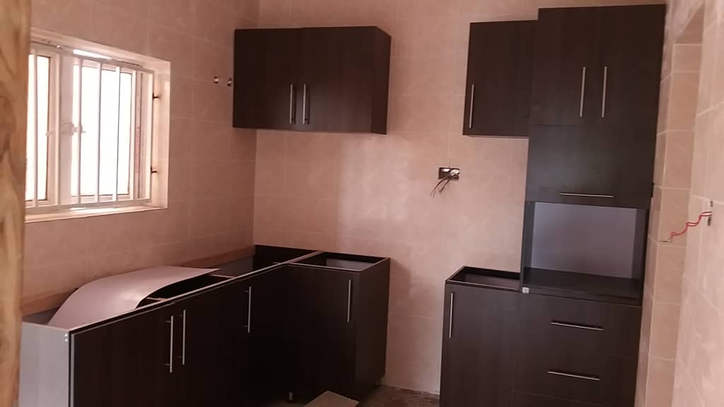 Well finished 3bedroom flat at yakoyo