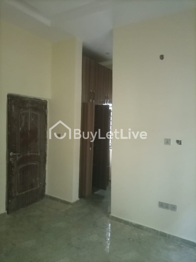 3 bedrooms Flat / Apartment for rent at Lugbe
