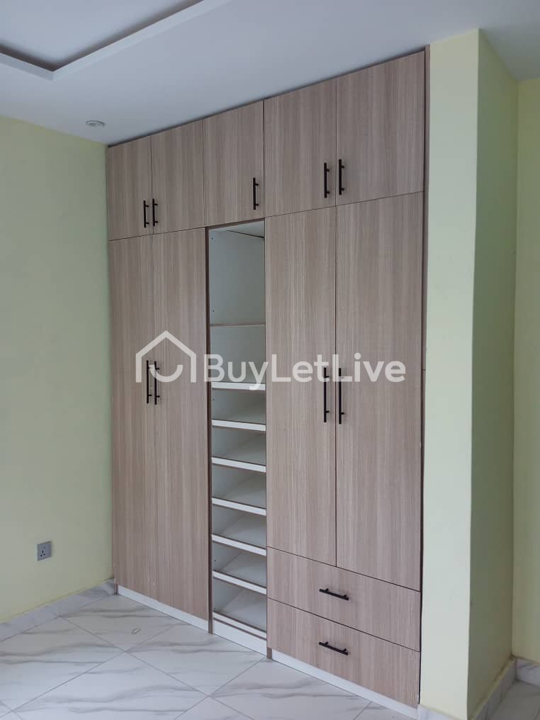 Brand New serviced 3 Bedroom Apartment for Sale