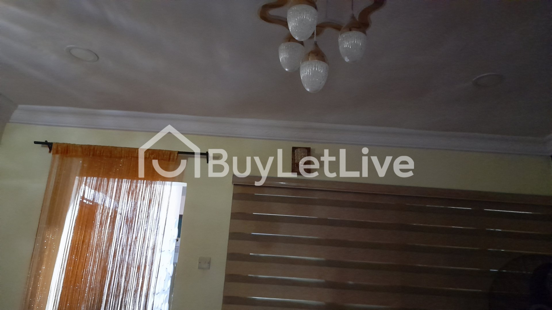 3 bedrooms Detached Bungalow for rent at Egbeda